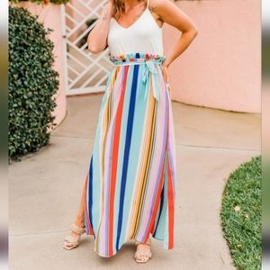 Maxi dress w/ pockets!